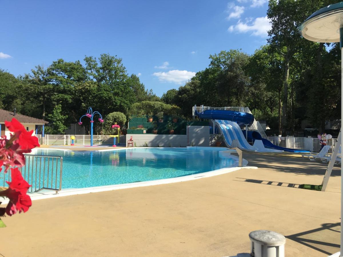 Mobilhome Familial 6 A 7 P 3 Chambres 42 M2 Saint Brevin Les Pierres Couchees Exterior foto