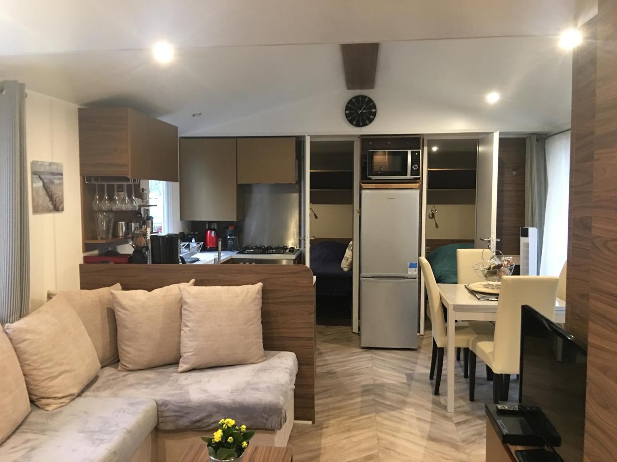 Mobilhome Familial 6 A 7 P 3 Chambres 42 M2 Saint Brevin Les Pierres Couchees Exterior foto