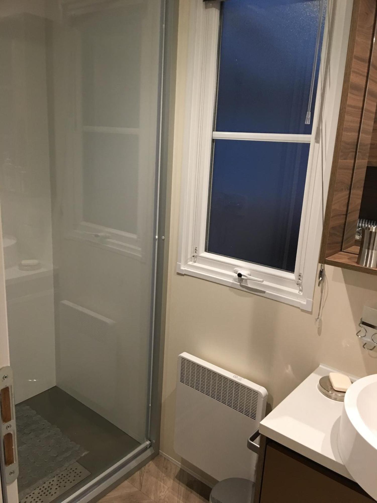 Mobilhome Familial 6 A 7 P 3 Chambres 42 M2 Saint Brevin Les Pierres Couchees Exterior foto